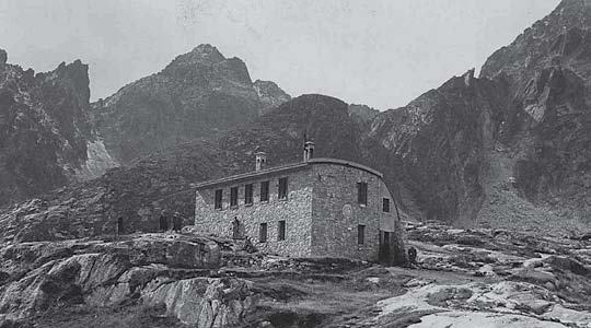 The Mountain Lodge Téry Hut Innovations in Alpine-Zone Architecture