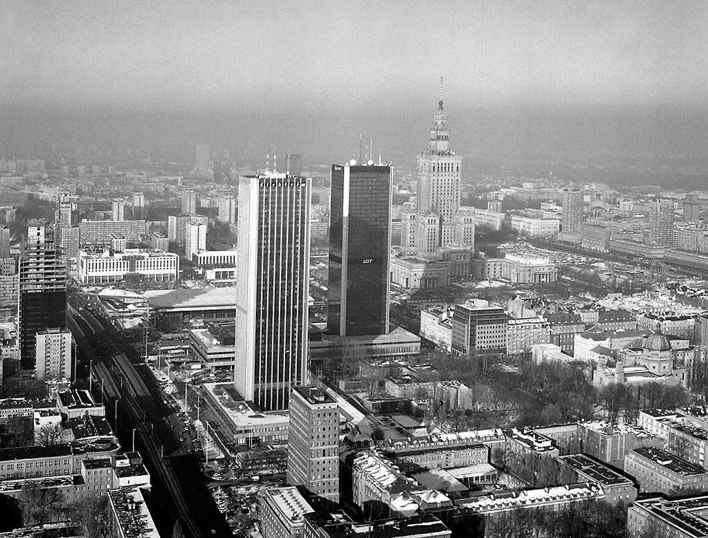 Centre of Warsaw,1995 source wikicommons